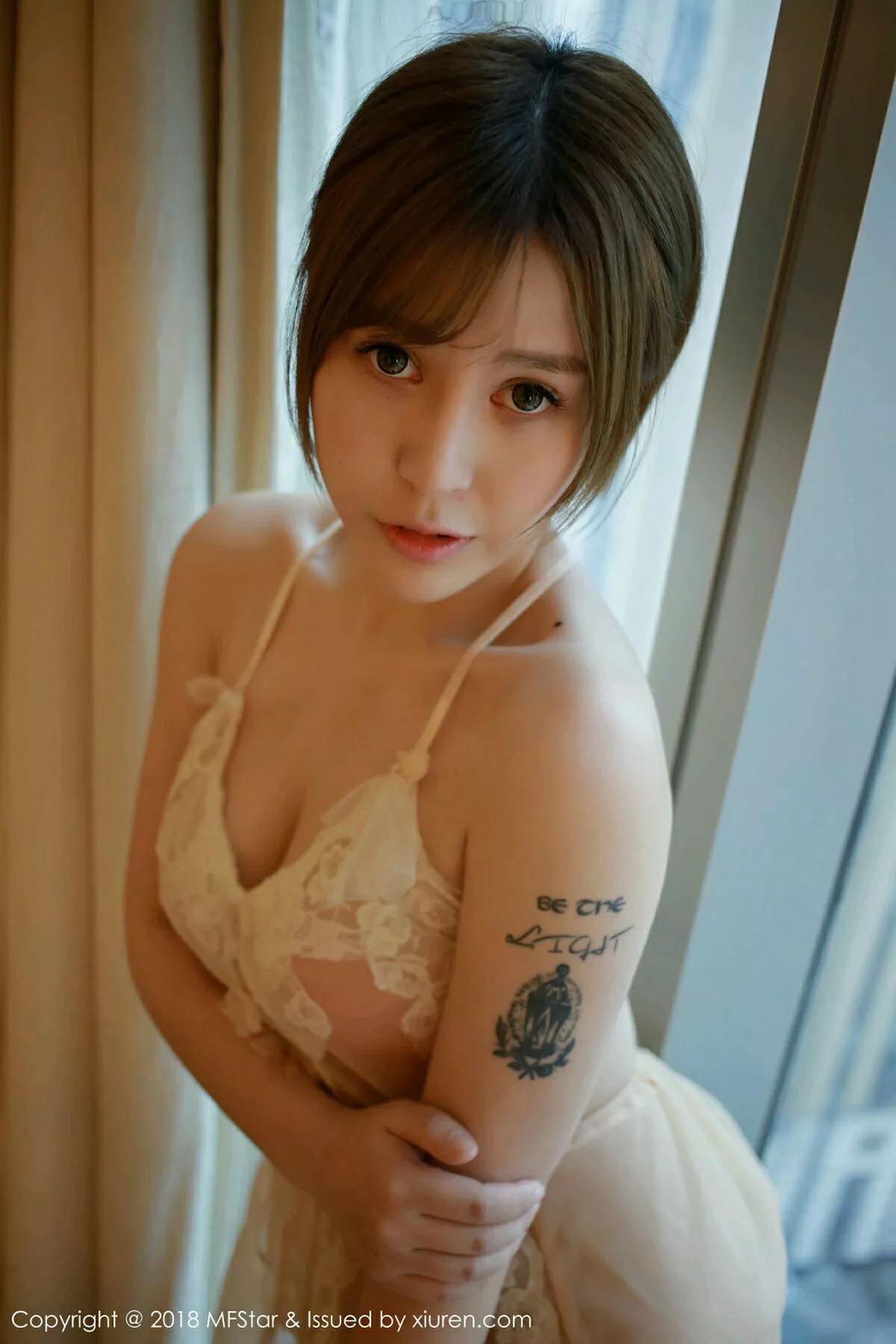艾莉写真