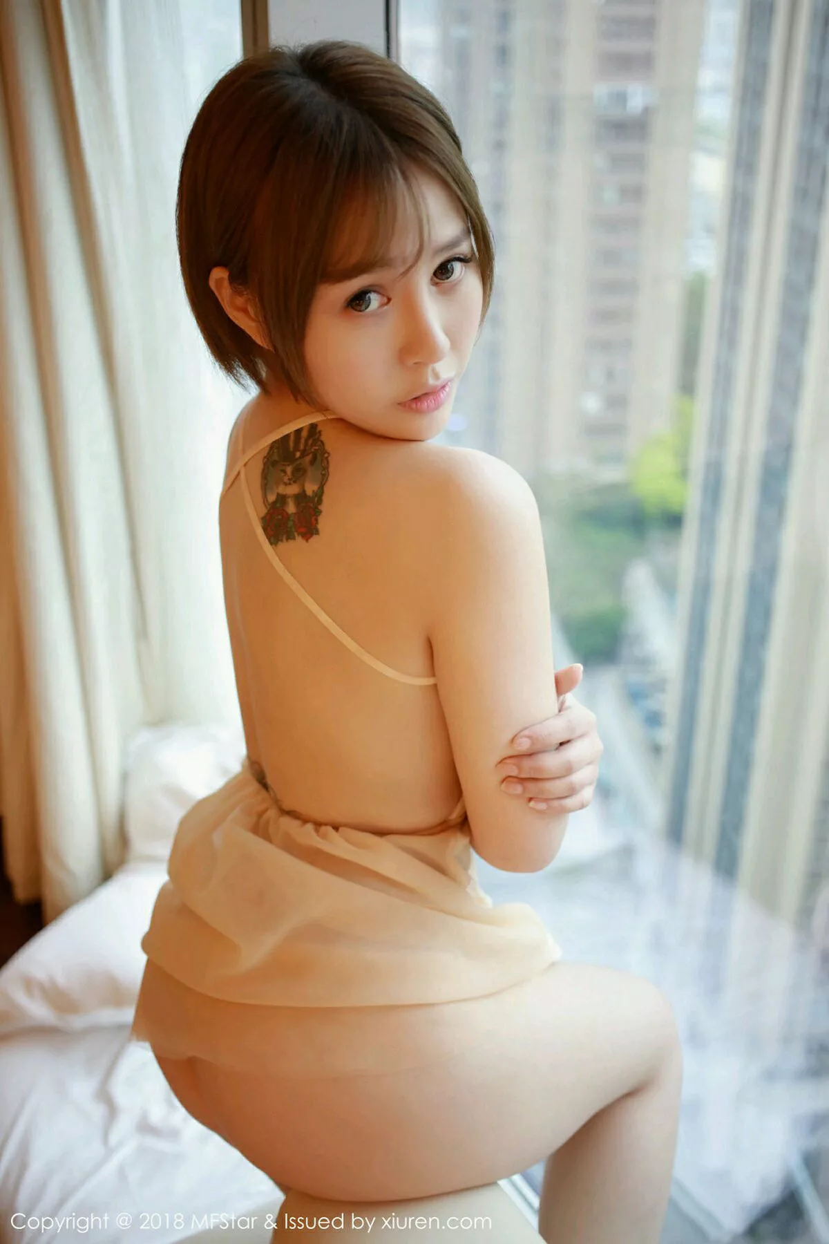 艾莉写真