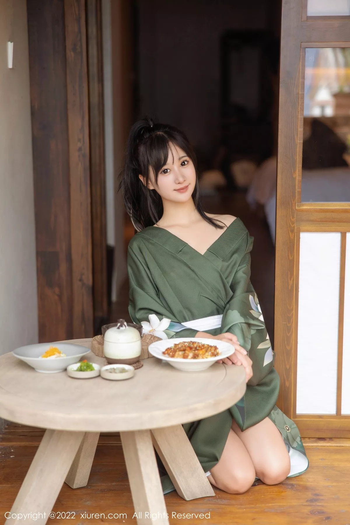 秀人集.com_[XiuRen秀人网]No.5256_女神小果冻儿大理旅拍私房暗绿色真空和服秀完美身材诱惑写真85P