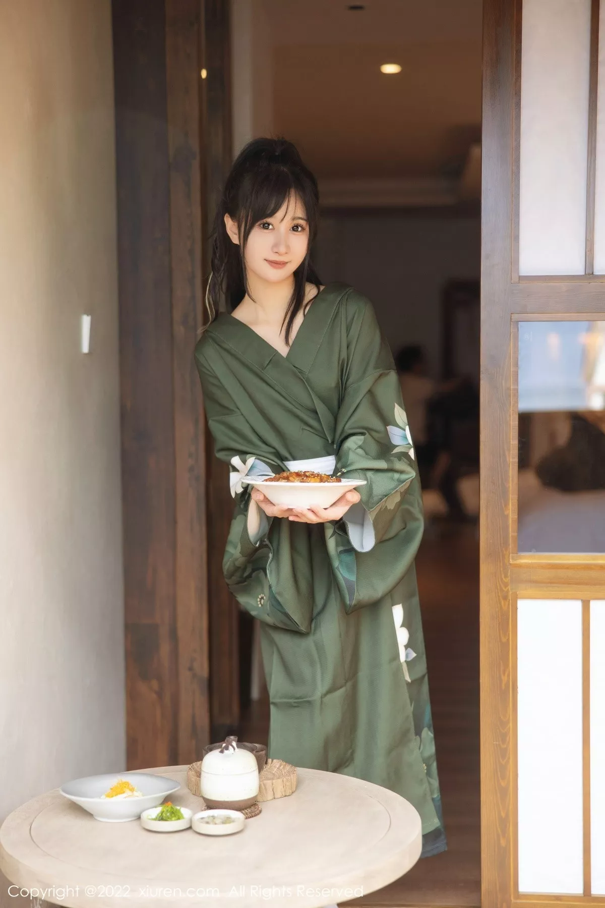 秀人集.com_[XiuRen秀人网]No.5256_女神小果冻儿大理旅拍私房暗绿色真空和服秀完美身材诱惑写真85P