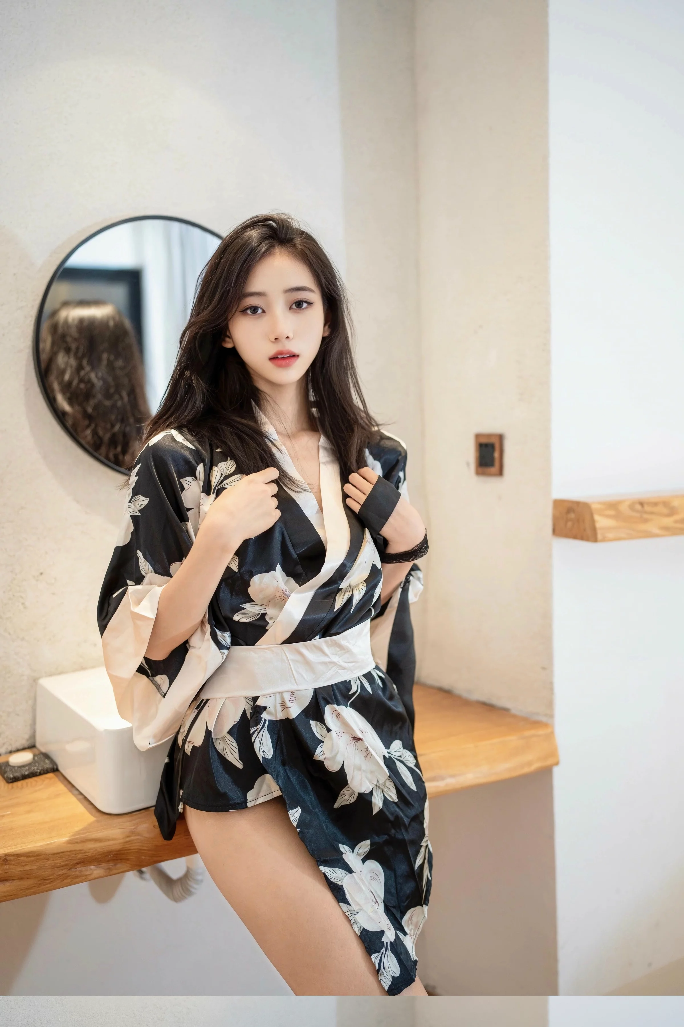 秀人集.com_[XINGYAN星颜社]VOL.383_模特时安安性感黑白色连衣短裙半脱秀翘臀美腿迷人诱惑写真71P