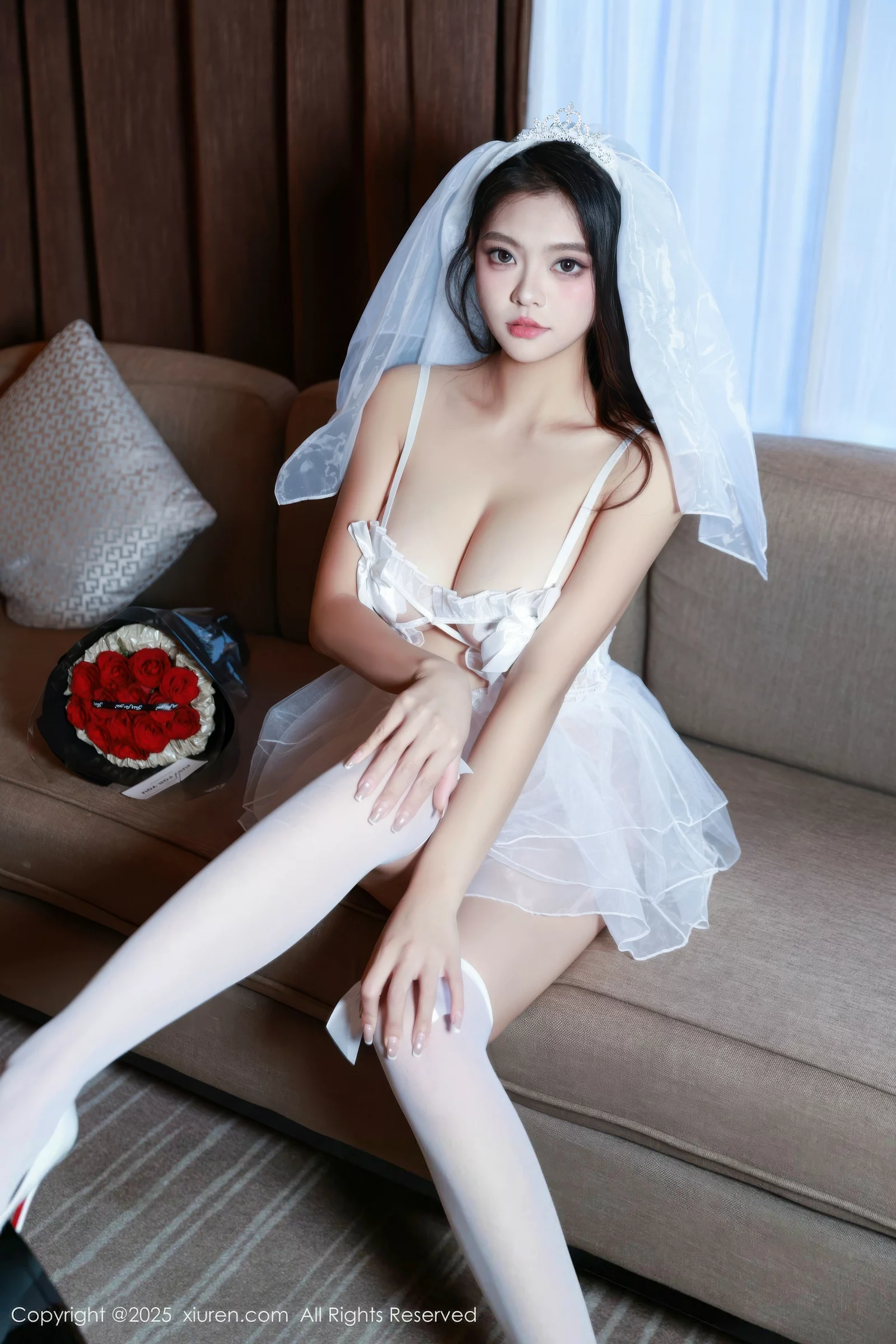 秀人集.com_[XiuRen秀人网]No.10659_模特冬安性感白色薄透婚纱配白色丝袜秀丰满身材惹火诱惑写真50P