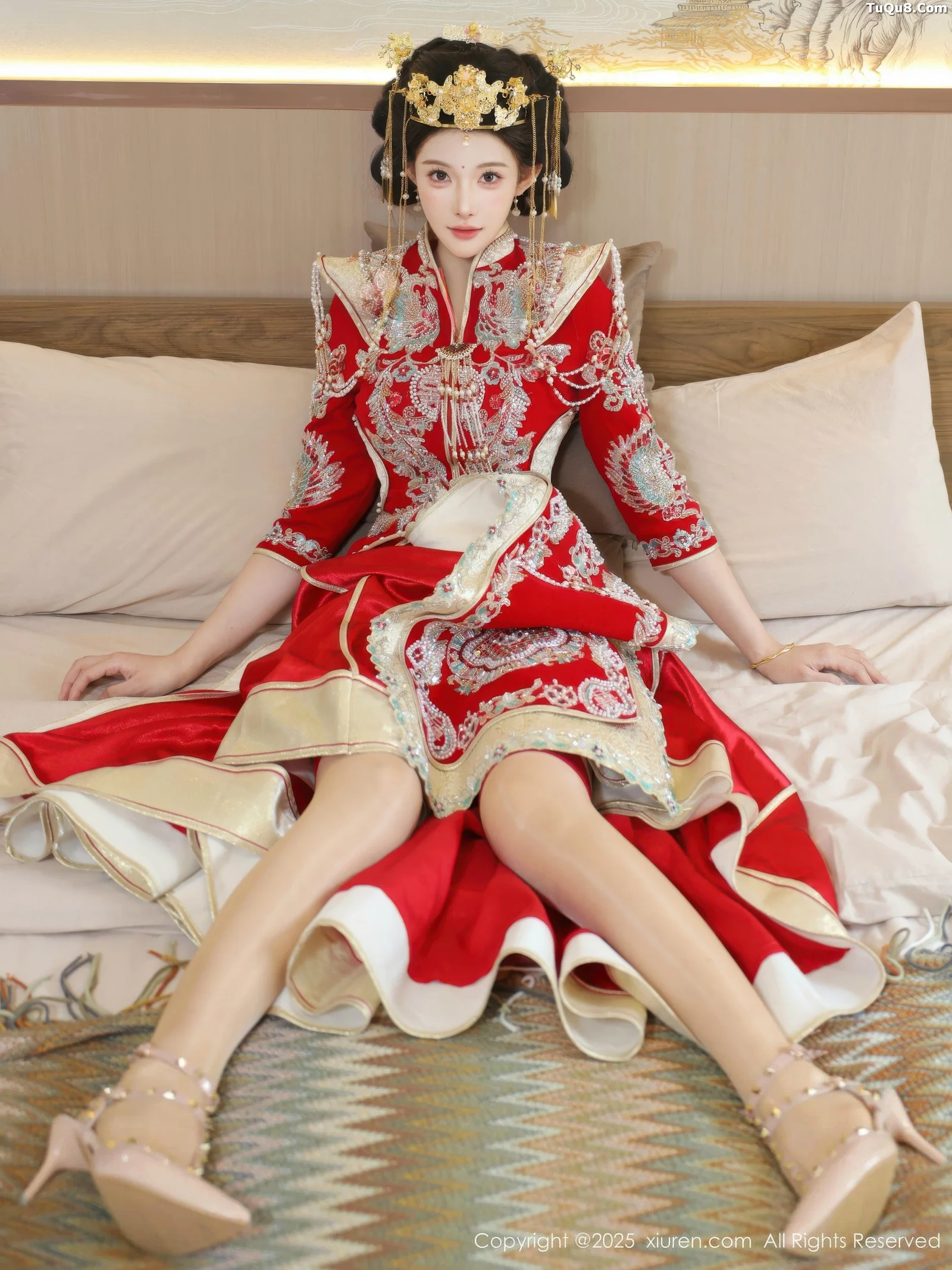 秀人集.com_[XiuRen秀人网]No.10742_模特梨霜儿性感红色新娘服饰配肉色丝袜秀丰腴身材迷人诱惑写真84P