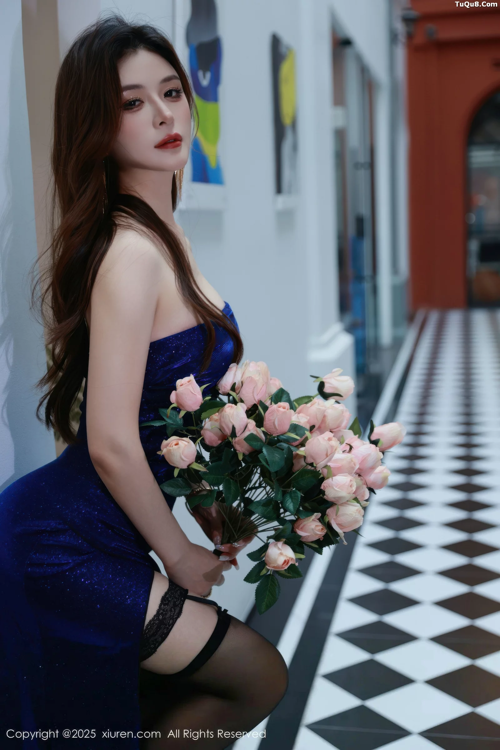 秀人集.com_[XiuRen秀人网]No.10740_模特阿依莎性感蓝色连衣裙露蓝色内衣配黑丝袜秀曼妙身材诱惑写真71P