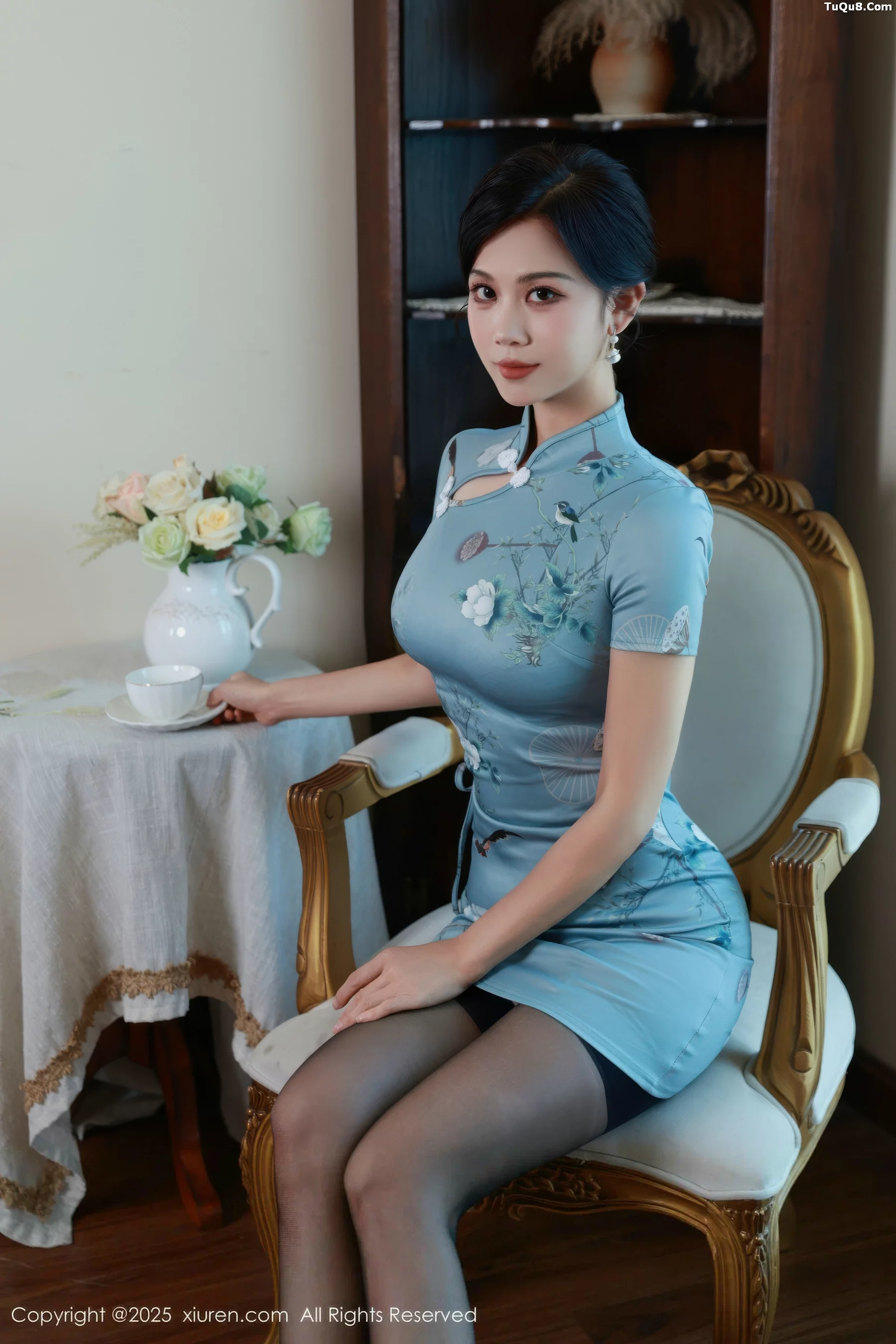 秀人集.com_[XiuRen秀人网]No.10753_模特玫瑰我爱你性感旗袍露黑色内衣配黑丝吊袜秀凹凸身材诱惑写真70P