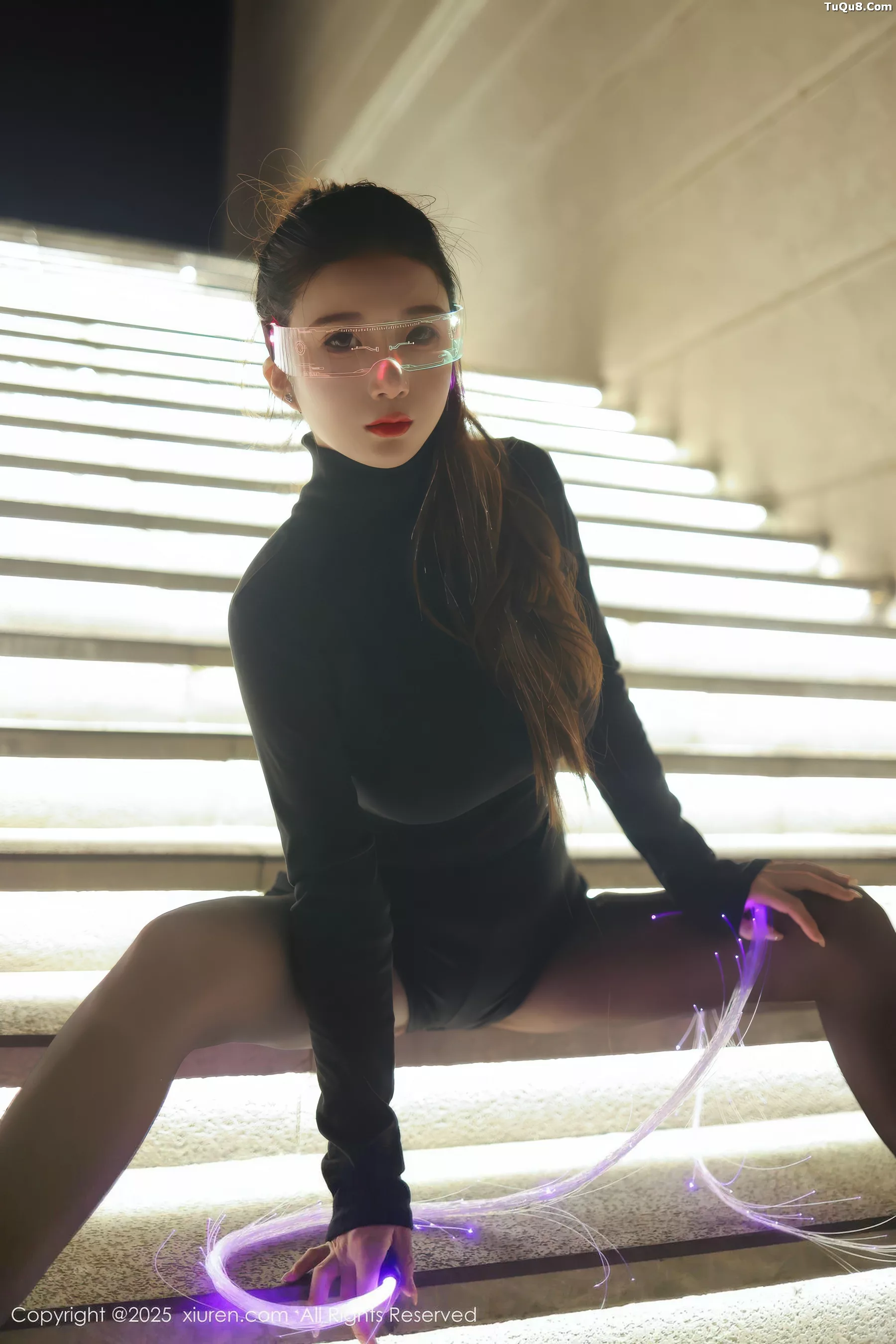 秀人集.com_[XiuRen秀人网]No.10936_模特小肉肉咪性感黑色连衣短裙配超薄黑丝秀凹凸身材诱惑写真77P