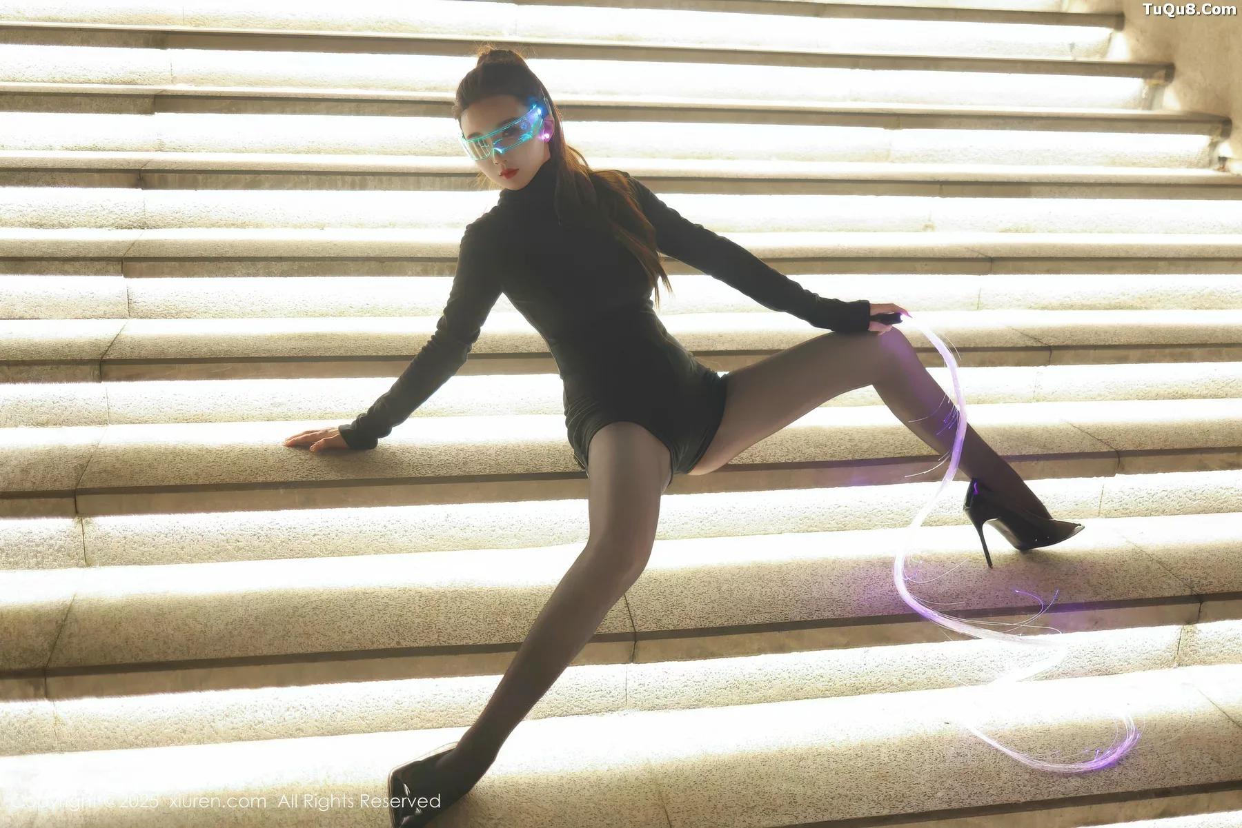 秀人集.com_[XiuRen秀人网]No.10936_模特小肉肉咪性感黑色连衣短裙配超薄黑丝秀凹凸身材诱惑写真77P