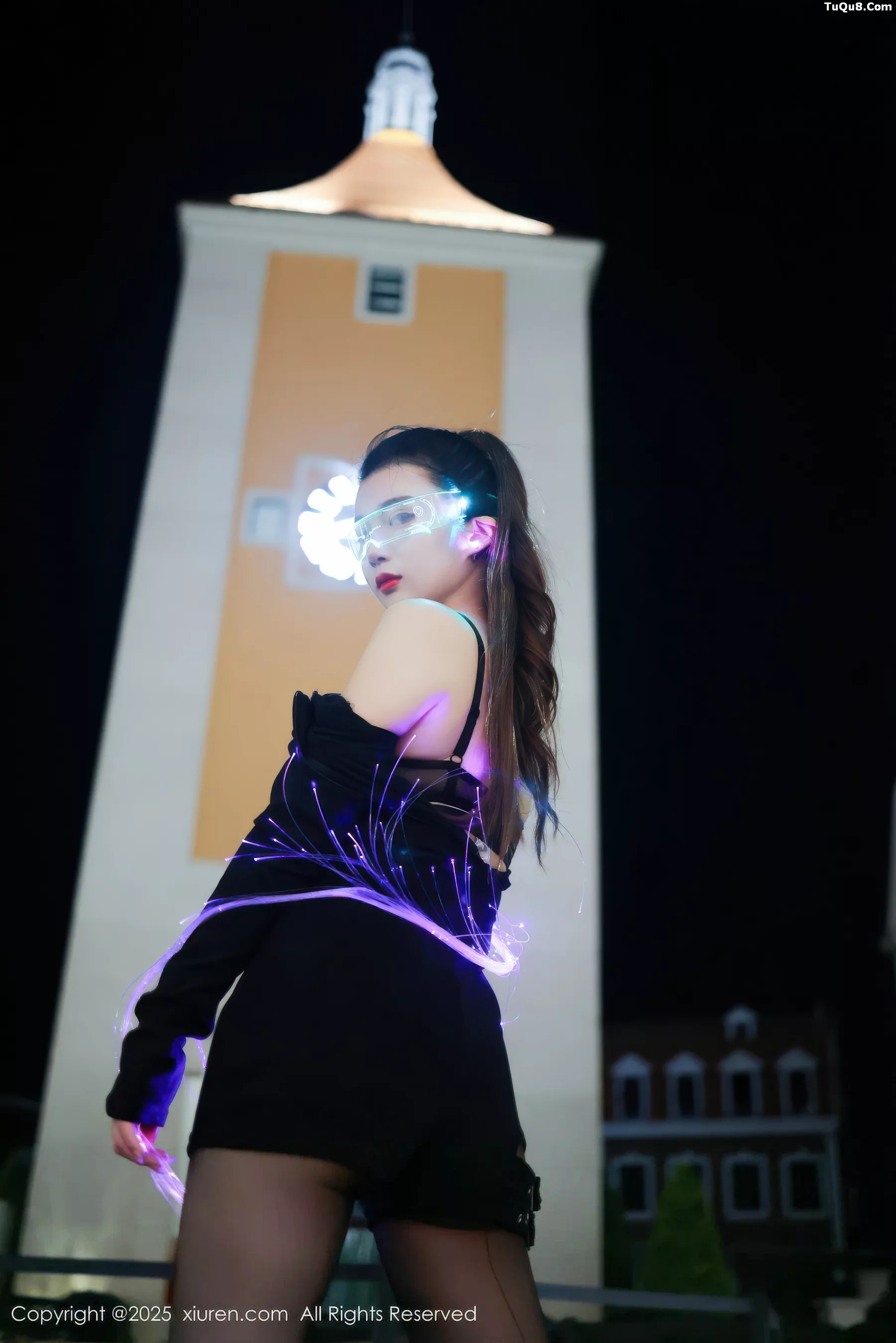 秀人集.com_[XiuRen秀人网]No.10936_模特小肉肉咪性感黑色连衣短裙配超薄黑丝秀凹凸身材诱惑写真77P