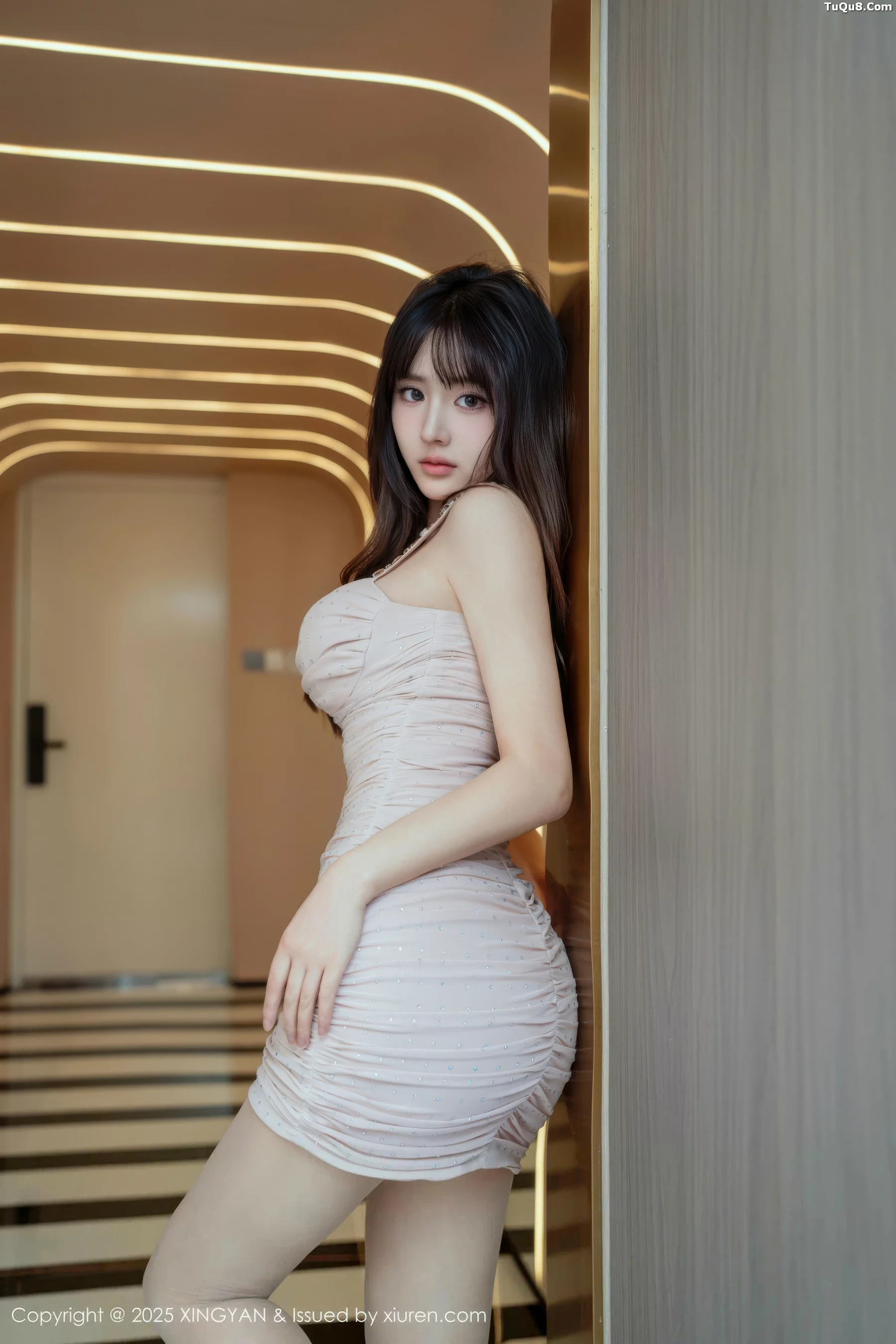 秀人集.com_[XINGYAN星颜社]VOL.424_模特沈南汐RuRu粉色连衣短裙+黑色薄纱服饰秀美腿诱惑写真71P