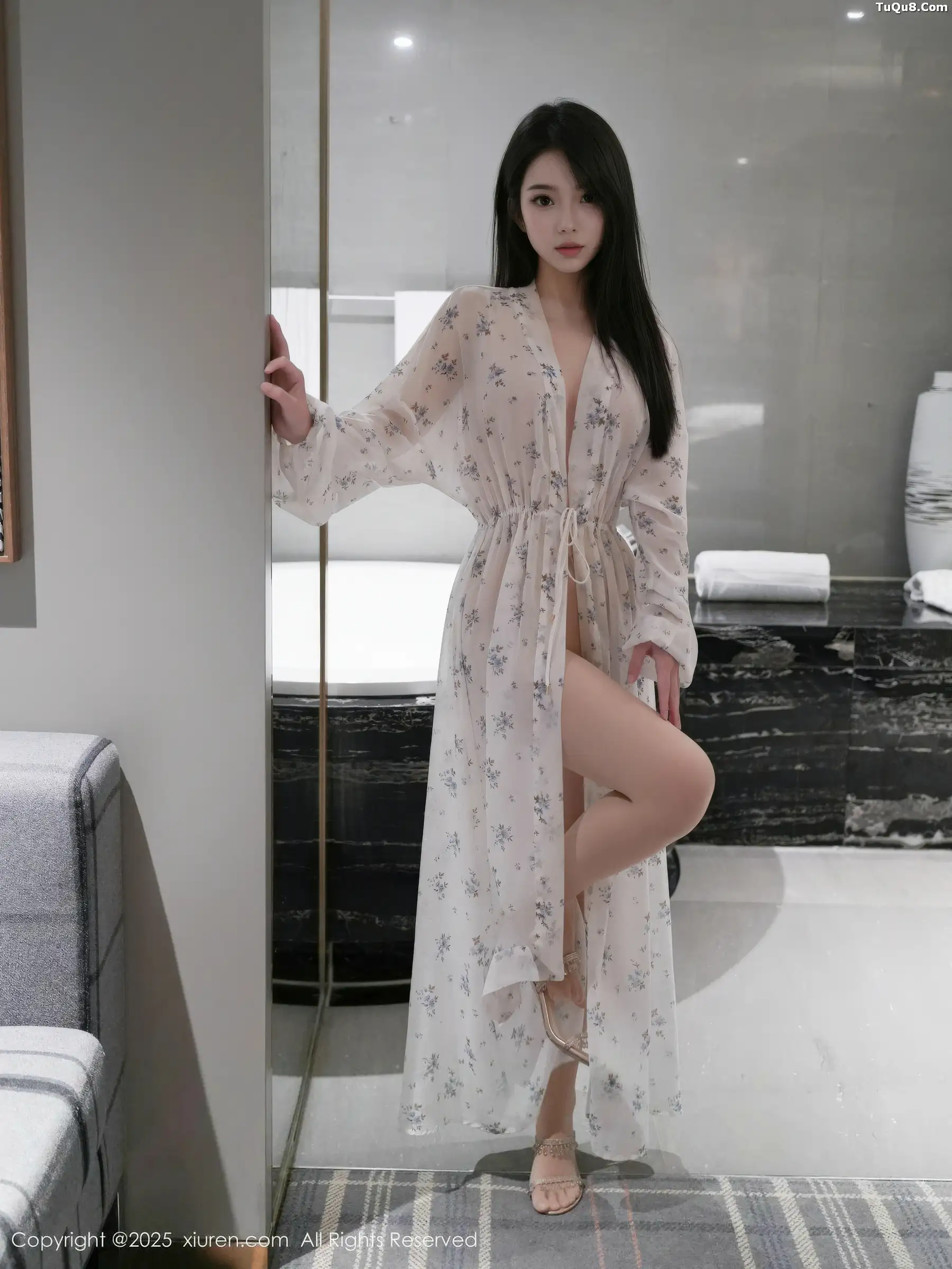 秀人集.com_[XiuRen秀人网]No.10988_模特烧烧小桃蓝色连衣短裙+白色碎花连衣裙秀曼妙身材诱惑写真52P