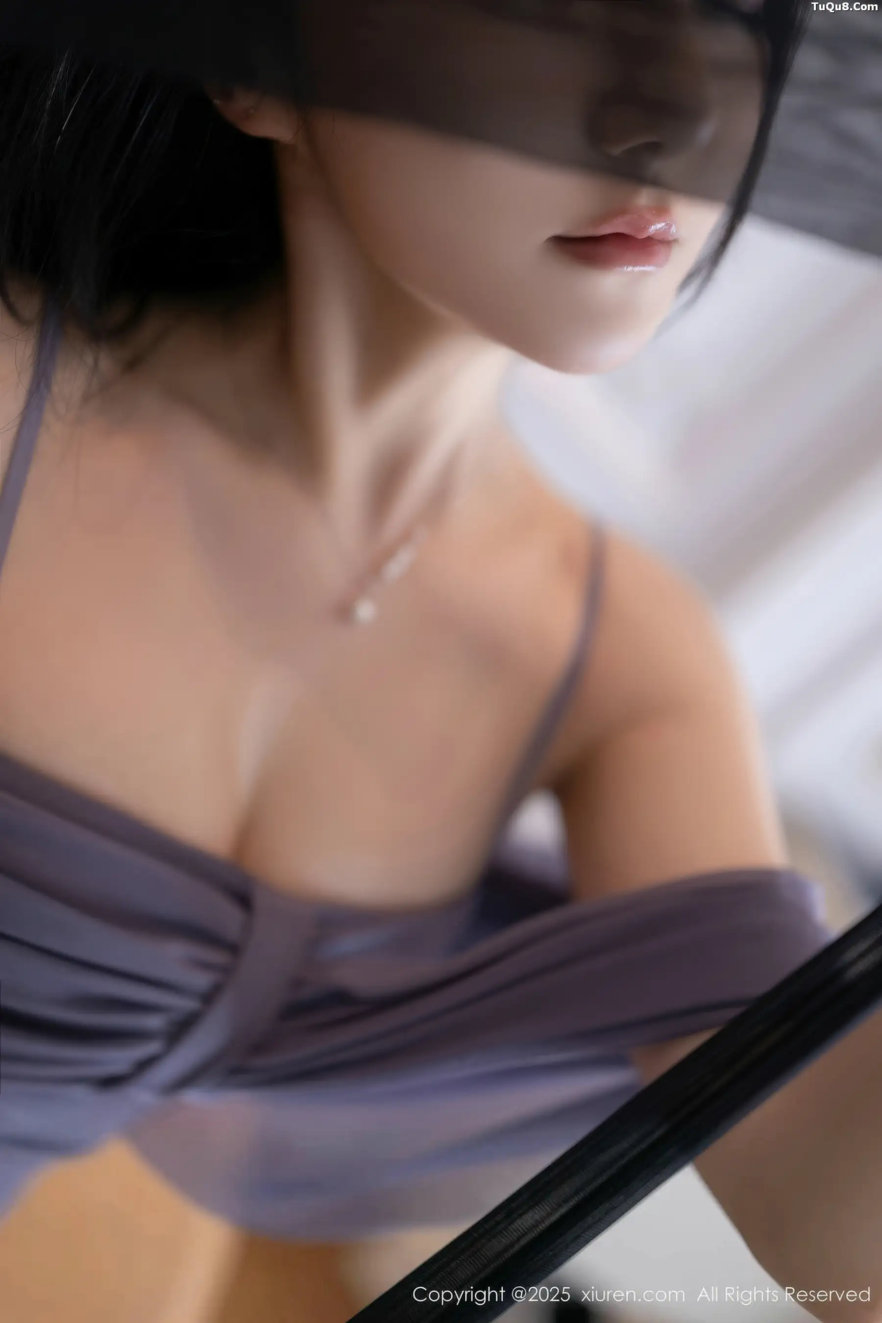 秀人集.com_[XiuRen秀人网]No.10992_模特鱼子酱Fish性感紫色连衣裙配紫丝吊袜秀曼妙身姿诱惑写真76P