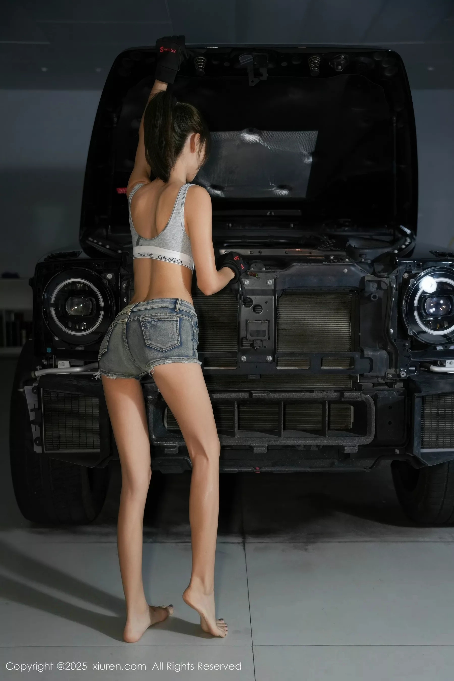 秀人集.com_[XiuRen秀人网]No.10894_模特Lingyu69性感灰色内衣配超短牛仔裤秀丰腴身材撩人诱惑写真76P