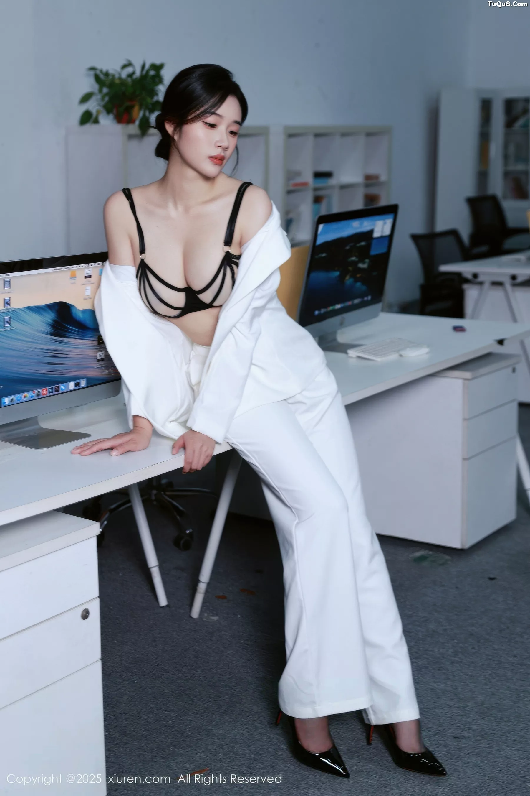 秀人集.com_[XiuRen秀人网]No.10908_模特南乔性感白色西装露黑色内衣配开档黑丝秀完美身材诱惑写真72P