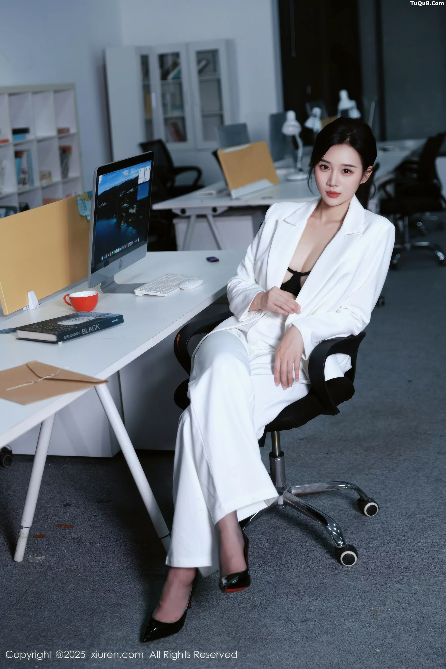 秀人集.com_[XiuRen秀人网]No.10908_模特南乔性感白色西装露黑色内衣配开档黑丝秀完美身材诱惑写真72P