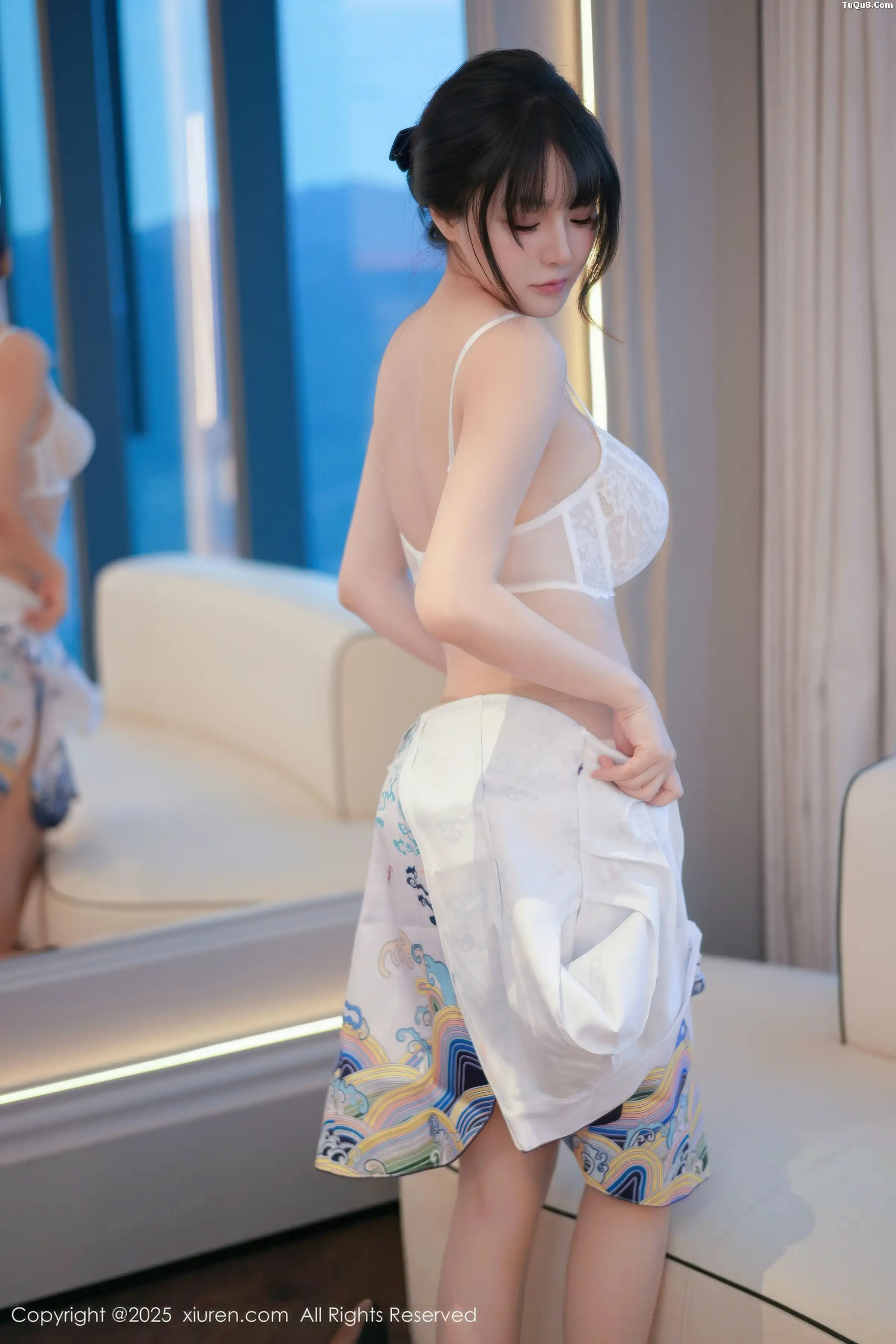 秀人集.com_[XiuRen秀人网]No.11001_模特沈南汐RuRu性感浅色旗袍露白色蕾丝内衣秀凹凸身材诱惑写真67P