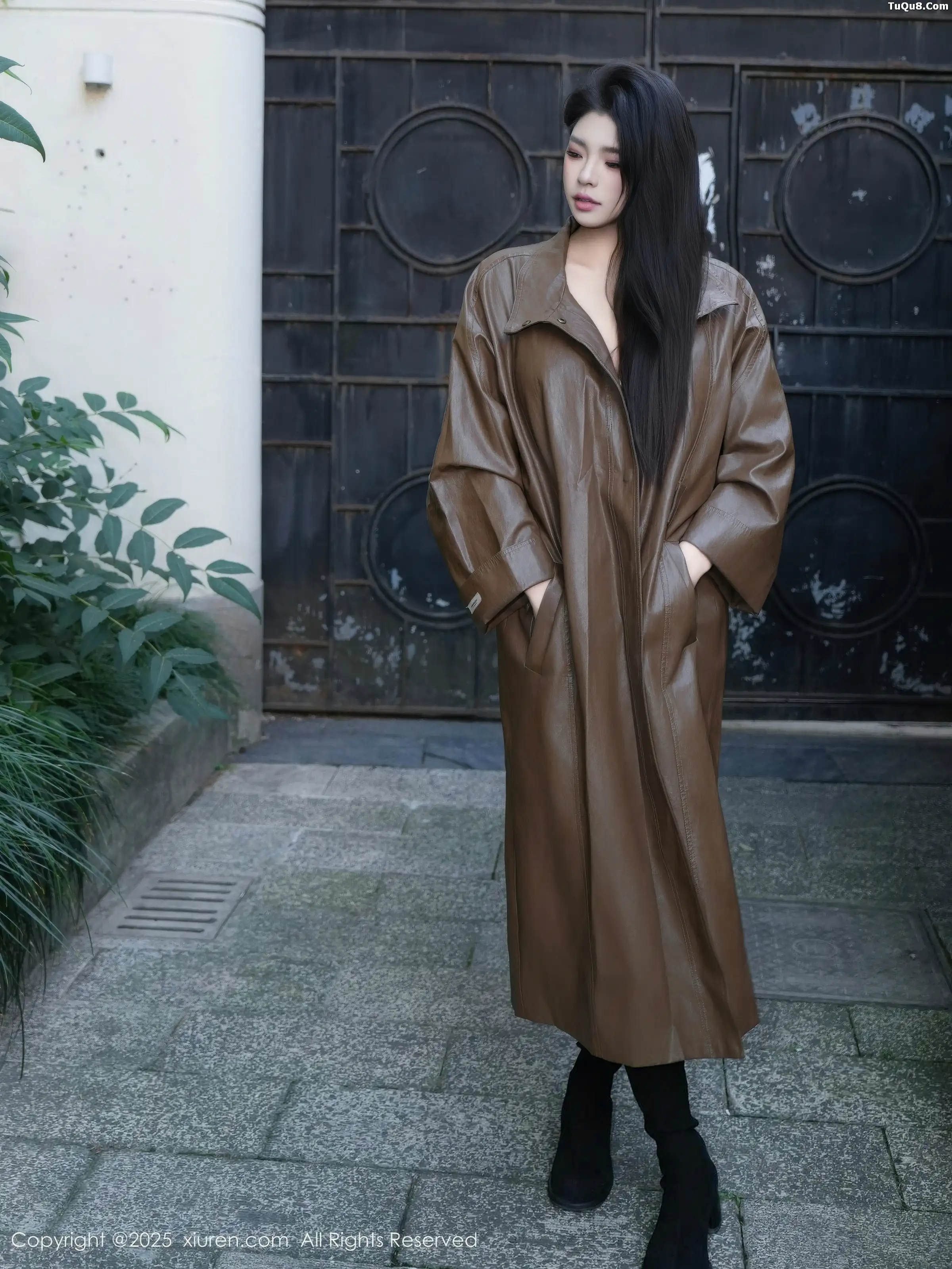 秀人集.com_[XiuRen秀人网]No.11067_模特冬安性感紫色情趣内衣配紫丝吊袜秀丰满身材惹火诱惑写真70P