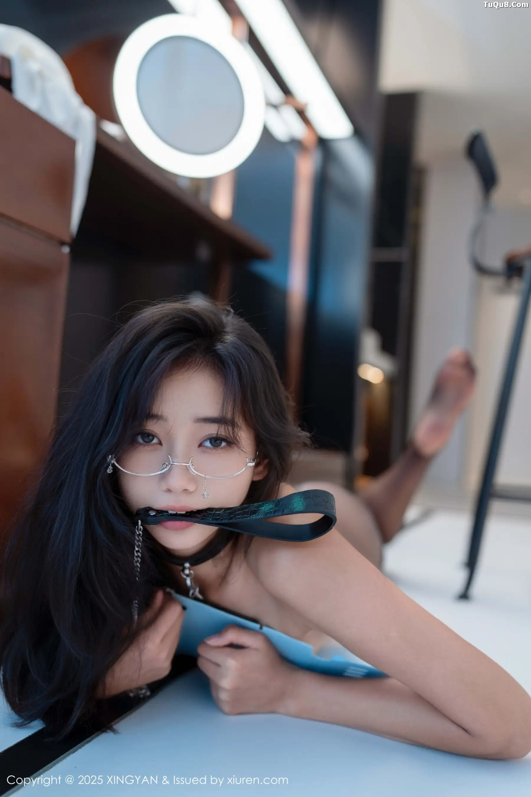 秀人集.com_[XINGYAN星颜社]VOL.439_模特时安安性感白衬衫配黑短裙露超薄黑丝秀柔美身材诱惑写真80P