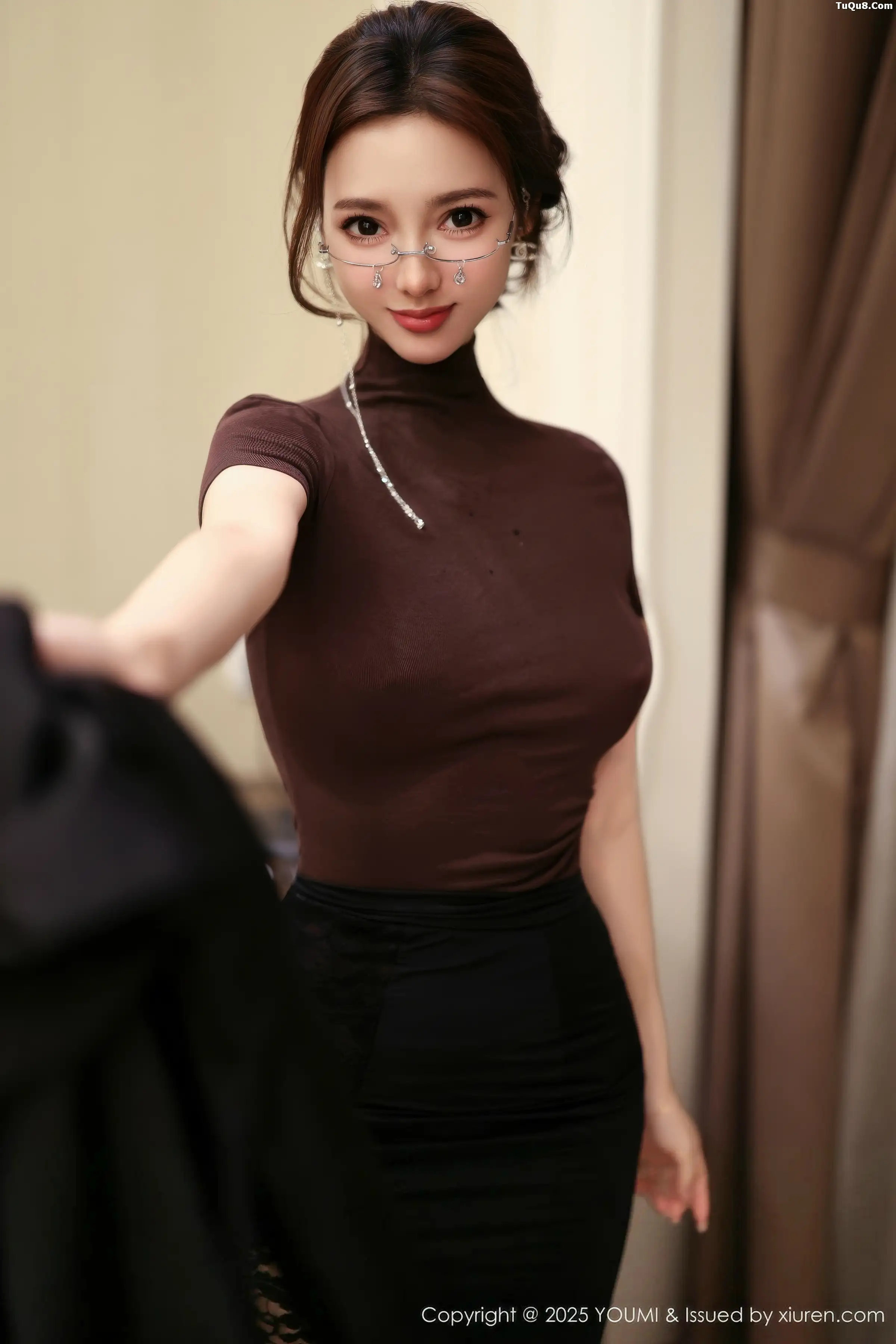 秀人集.com_[YouMi尤蜜荟]Vol.1186_模特Twins-桃桃性感黑色西服配黑丝吊袜秀曼妙身姿迷人诱惑写真100P