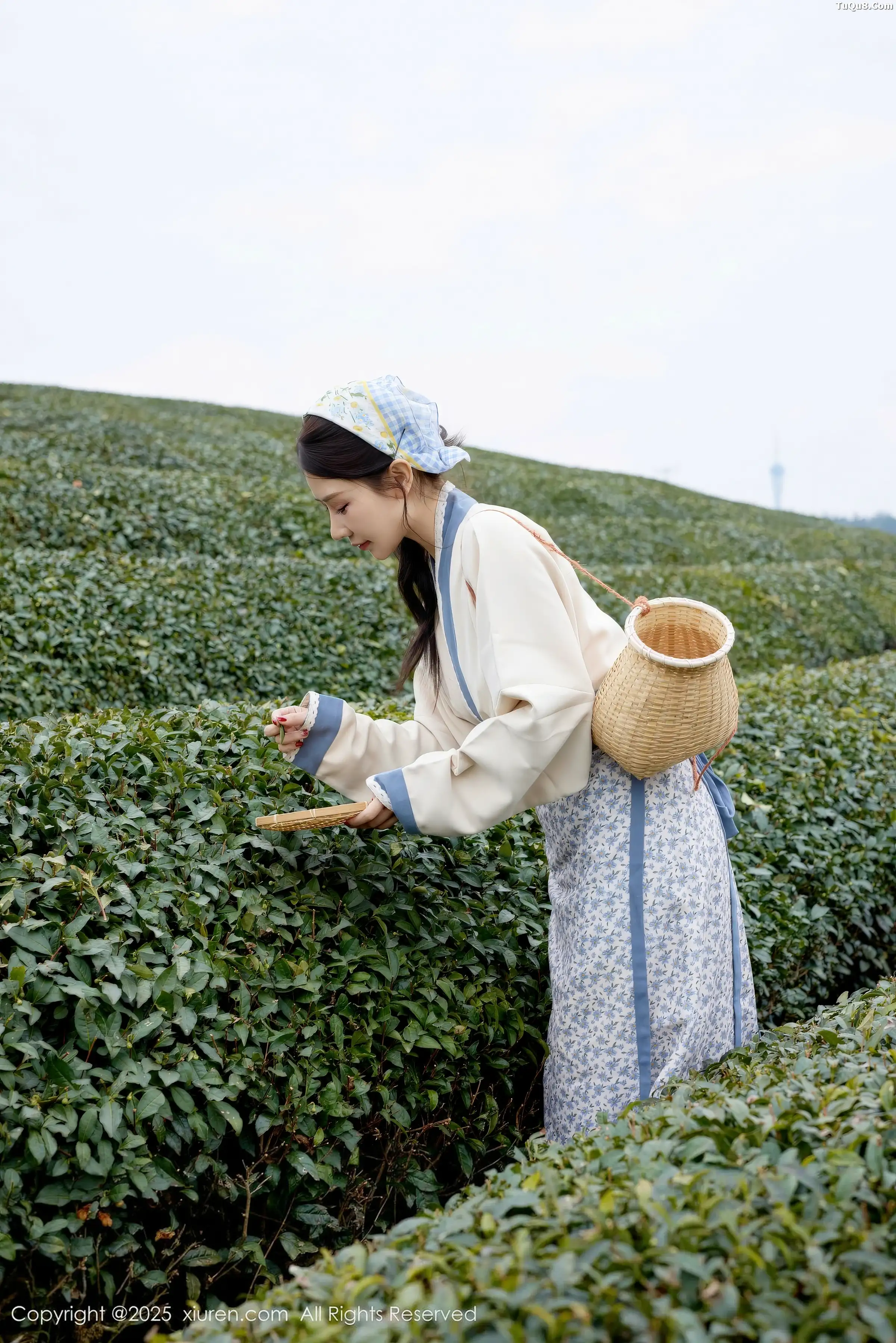 秀人集.com_[XiuRen秀人网]No.11098_模特尹甜甜户外采茶姑娘装扮性感长裙秀翘臀美腿迷人诱惑写真61P