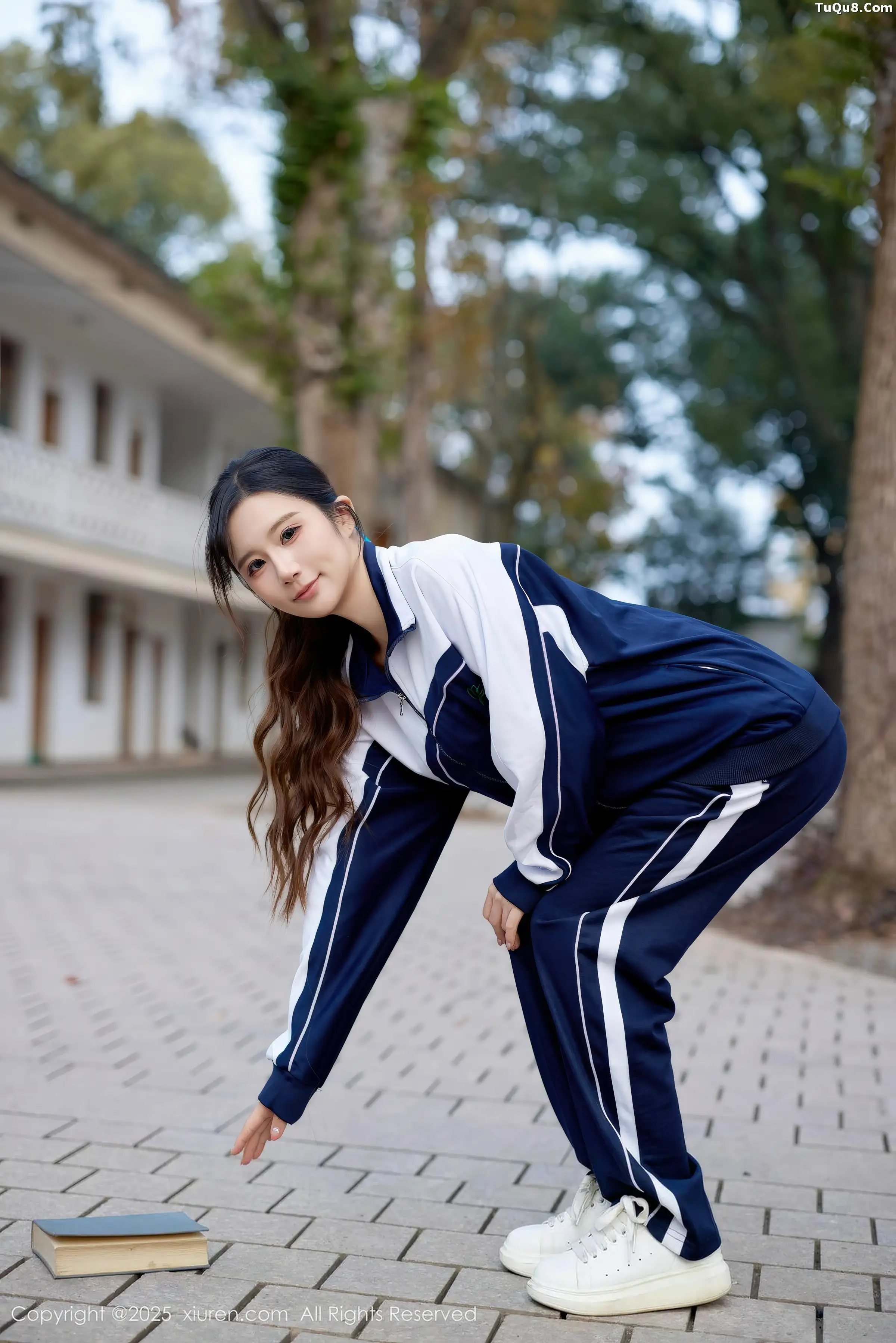 秀人集.com_[XiuRen秀人网]No.11103_模特小肉肉咪性感学生装露红色内衣配黑丝网袜秀凹凸身材写真72P