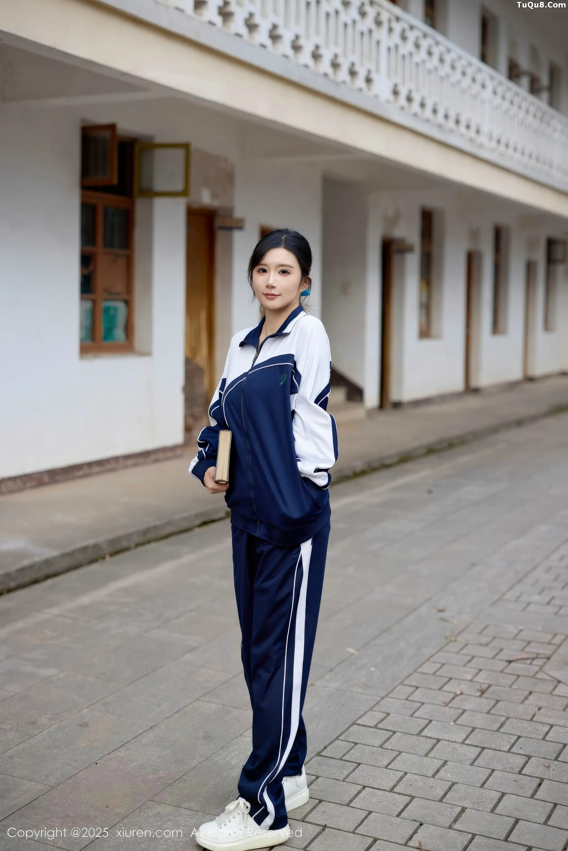 秀人集.com_[XiuRen秀人网]No.11103_模特小肉肉咪性感学生装露红色内衣配黑丝网袜秀凹凸身材写真72P