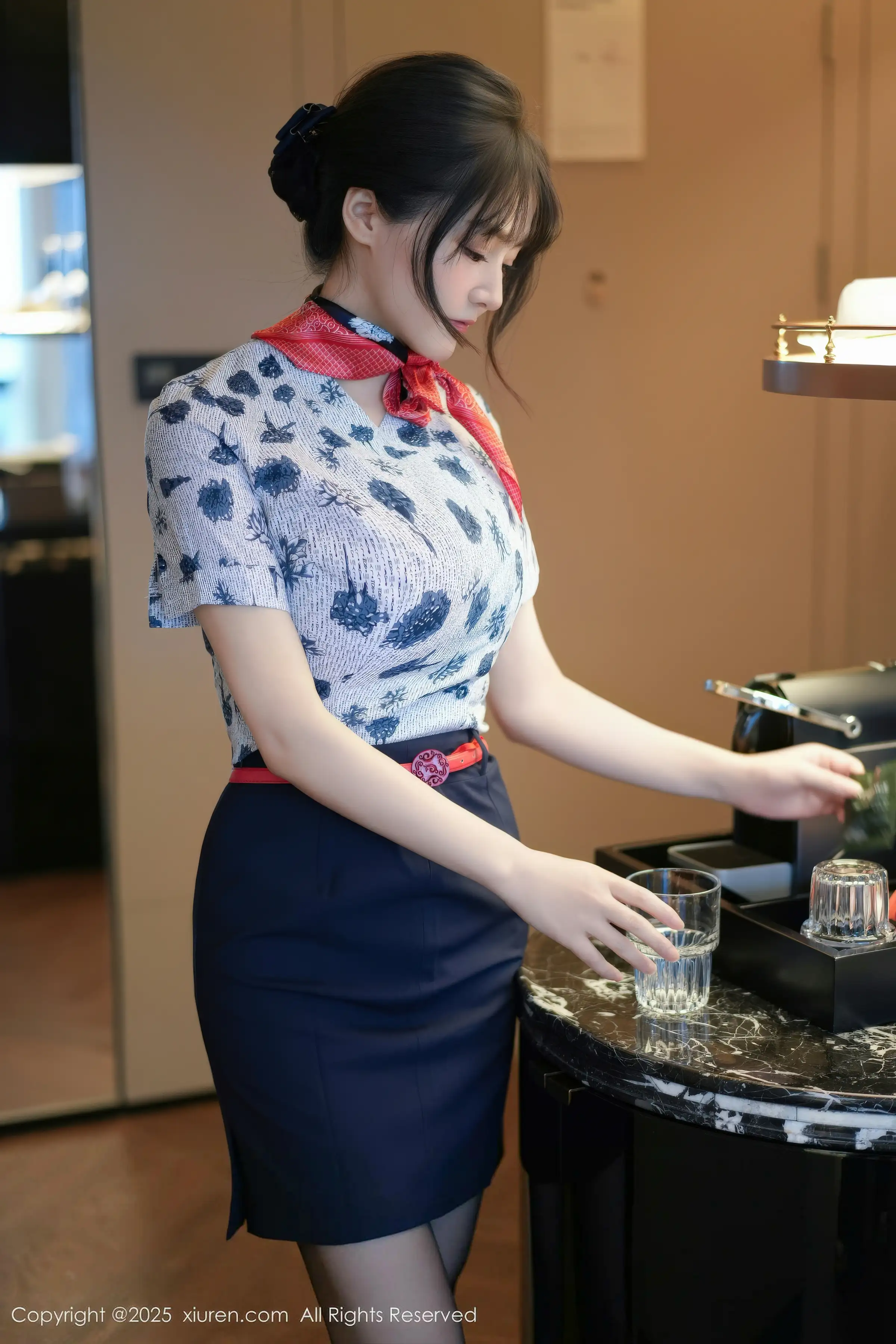 秀人集.com_[XiuRen秀人网]No.11115_模特沈南汐RuRu性感空姐制服露灰色内衣秀凹凸身材诱惑写真80P