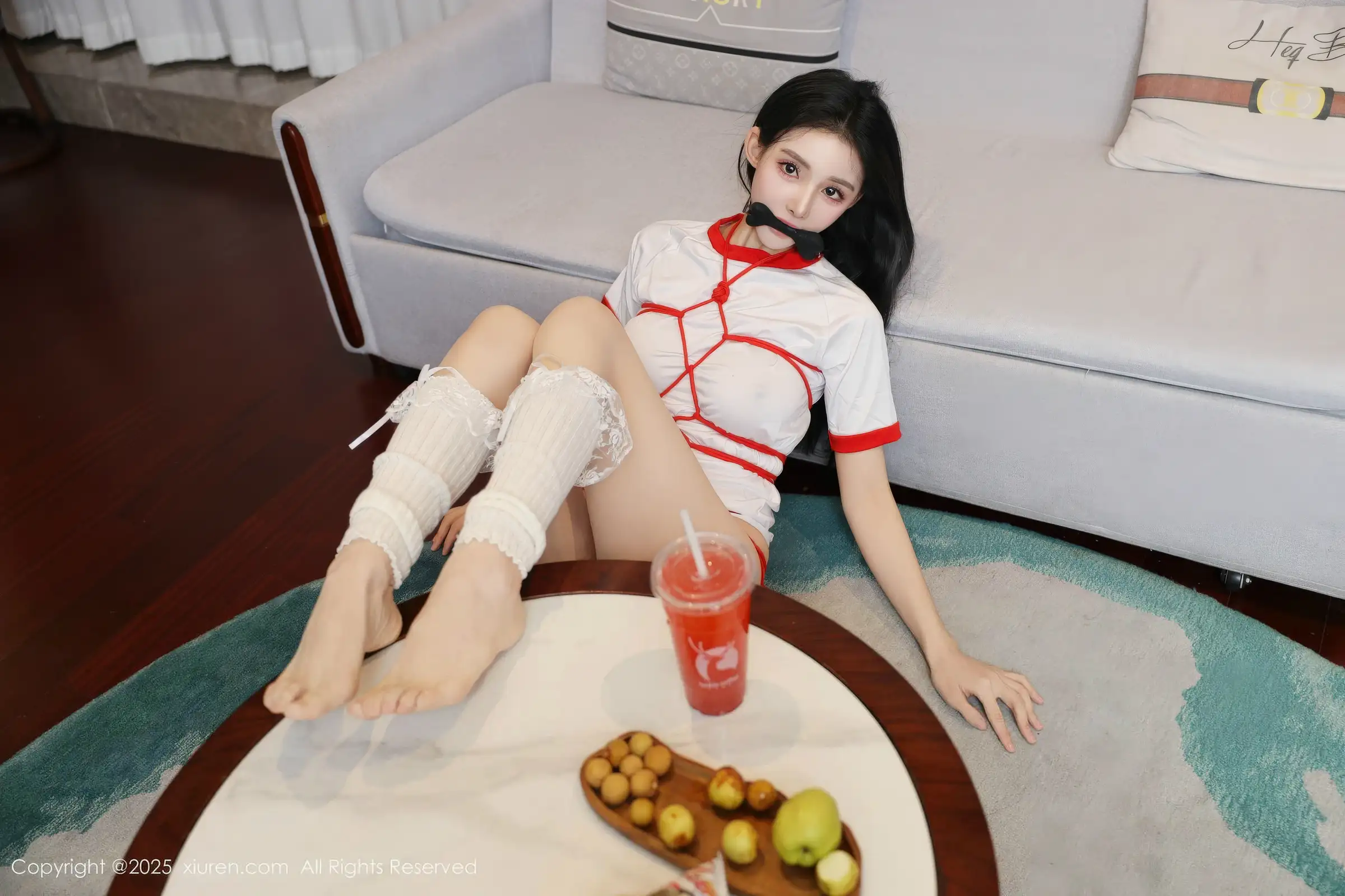 秀人集.com_[XiuRen秀人网]No.11110_新人模特许微微呀性感白色T恤配白色丝袜秀丰腴身材诱惑写真86P