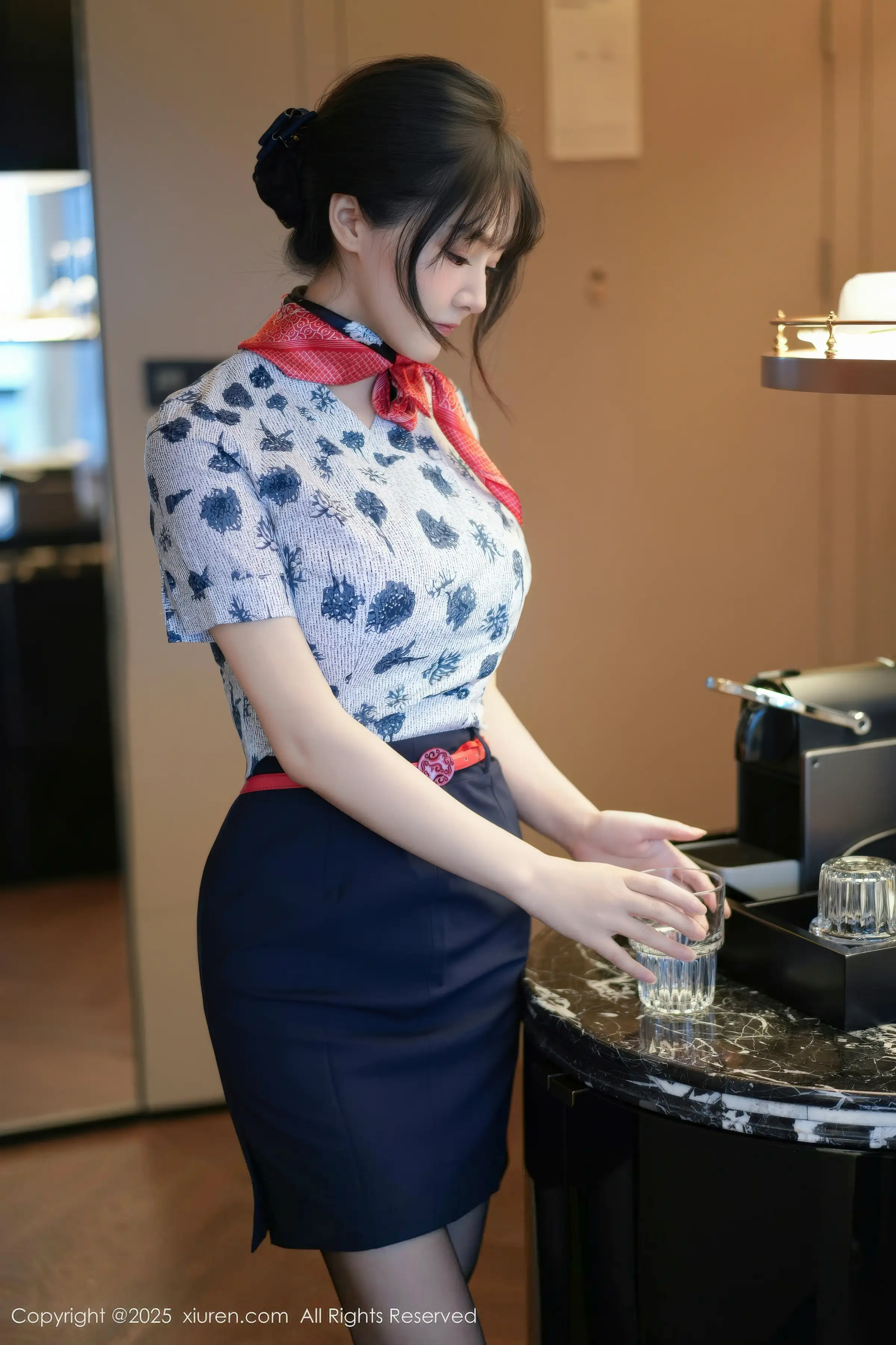 秀人集.com_[XiuRen秀人网]No.11115_模特沈南汐RuRu性感空姐制服露灰色内衣秀凹凸身材诱惑写真80P